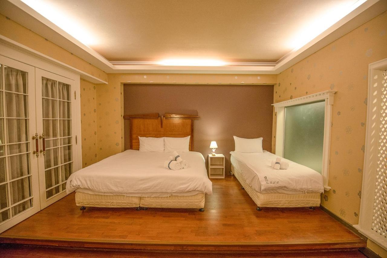 Kaohsiung Time'S Hotel ภายนอก รูปภาพ