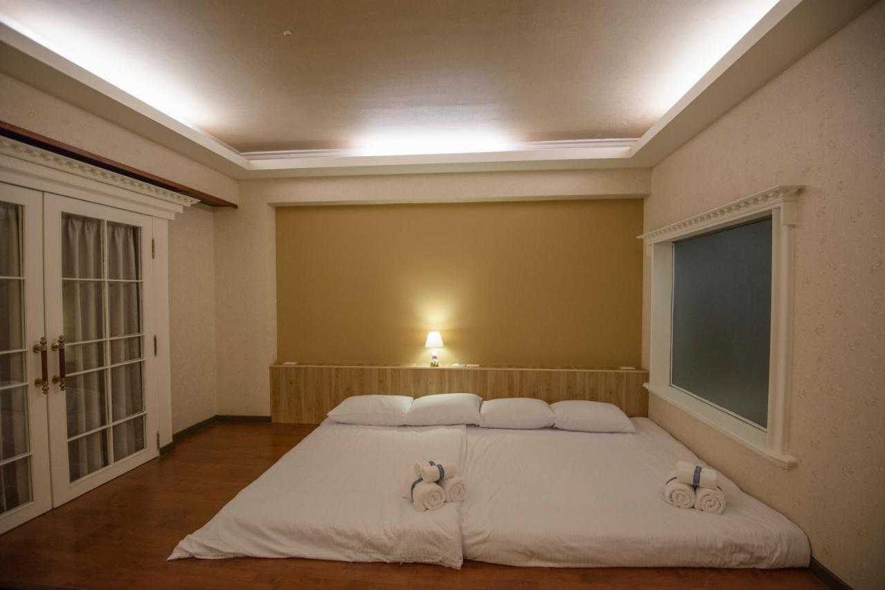 Kaohsiung Time'S Hotel ภายนอก รูปภาพ